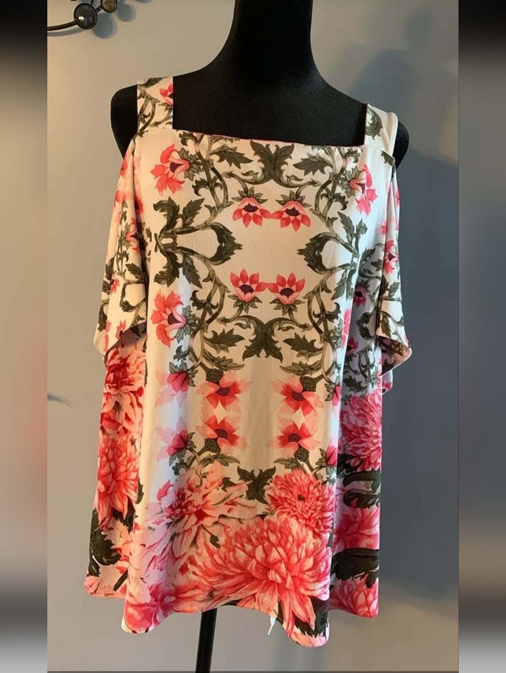 Floral Cold-Shoulder Blouse in Cream and Pink